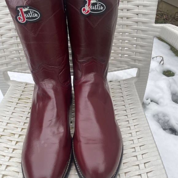 “These are brand new, never worn. Purchased but kept in closet because they were main image 9